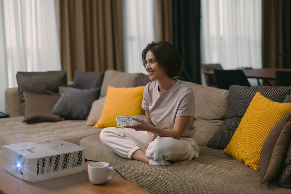 Optoma UHD35STx - Bright True 4K UHD Resolution Short throw Gaming Projector