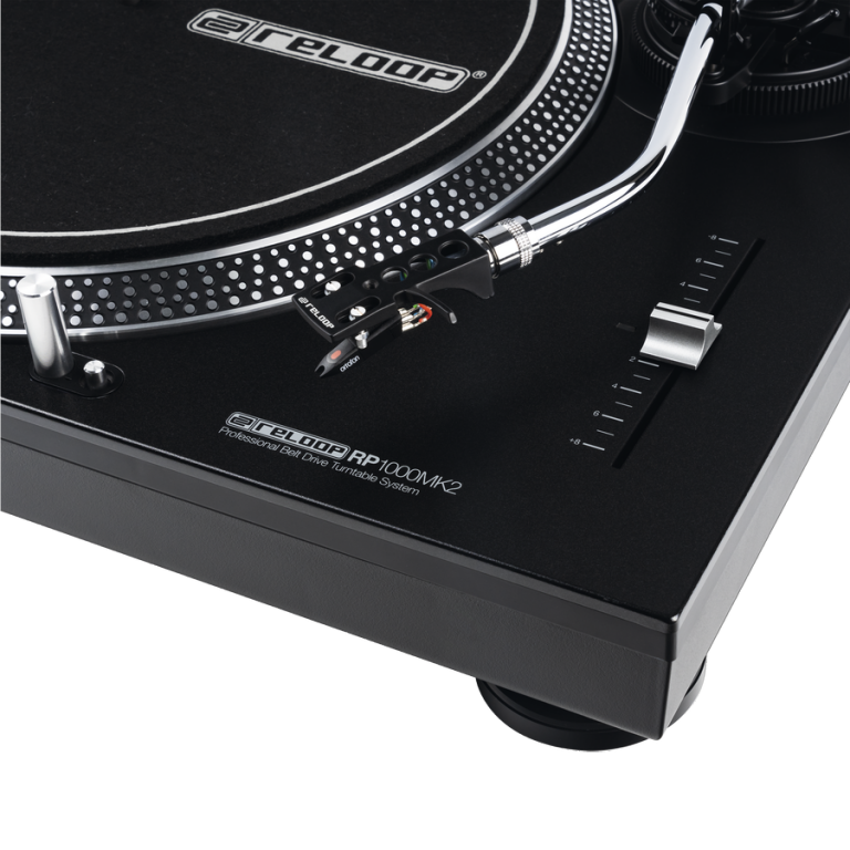 Reloop RP-1000 MK2 - Belt-Drive Turntable with Reloop OM Black by Ortofon