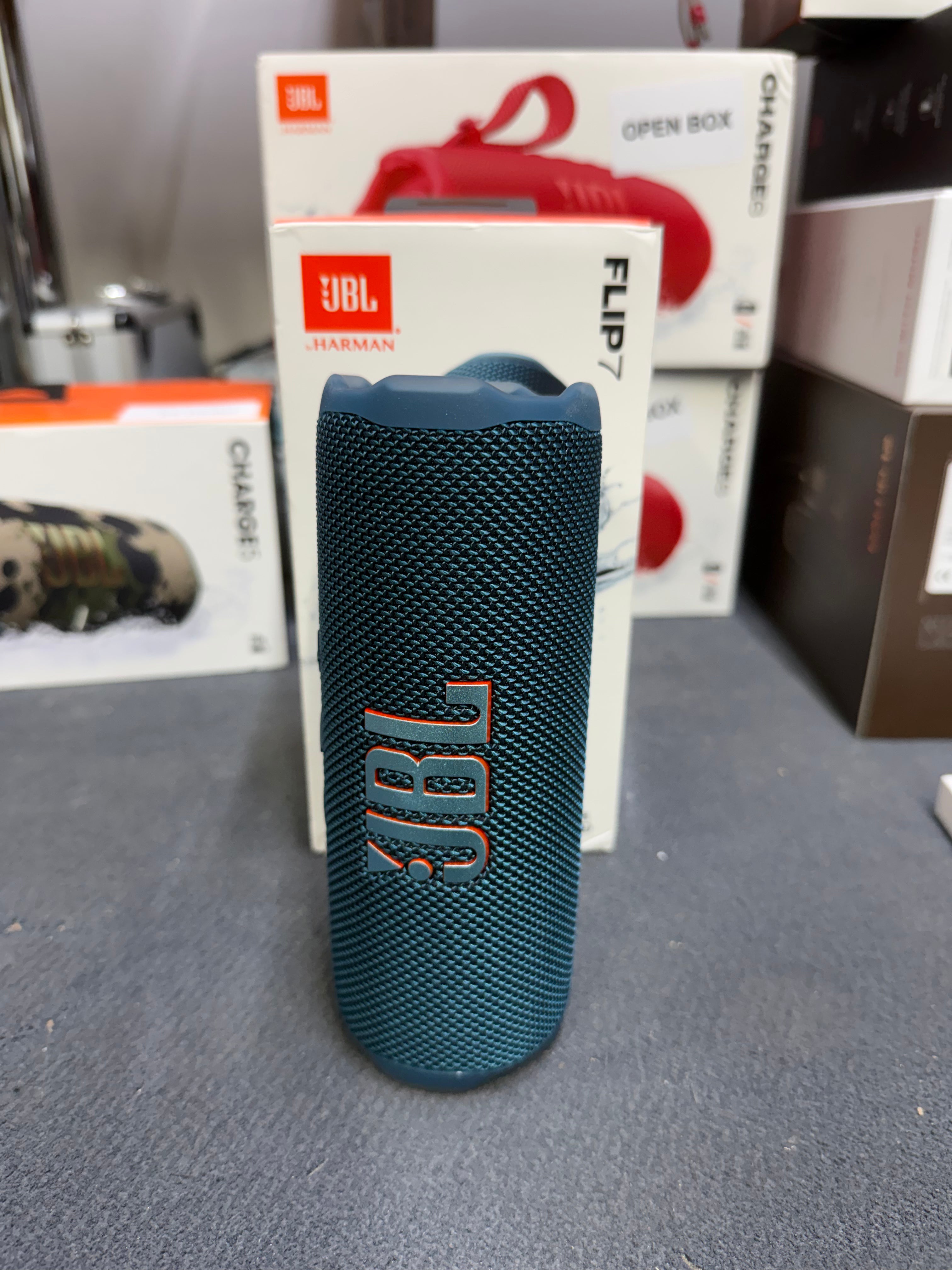 JBL FLIP 7 - Portable Waterproof Bluetooth Speaker Auracast™ - Blue - OPEN BOX