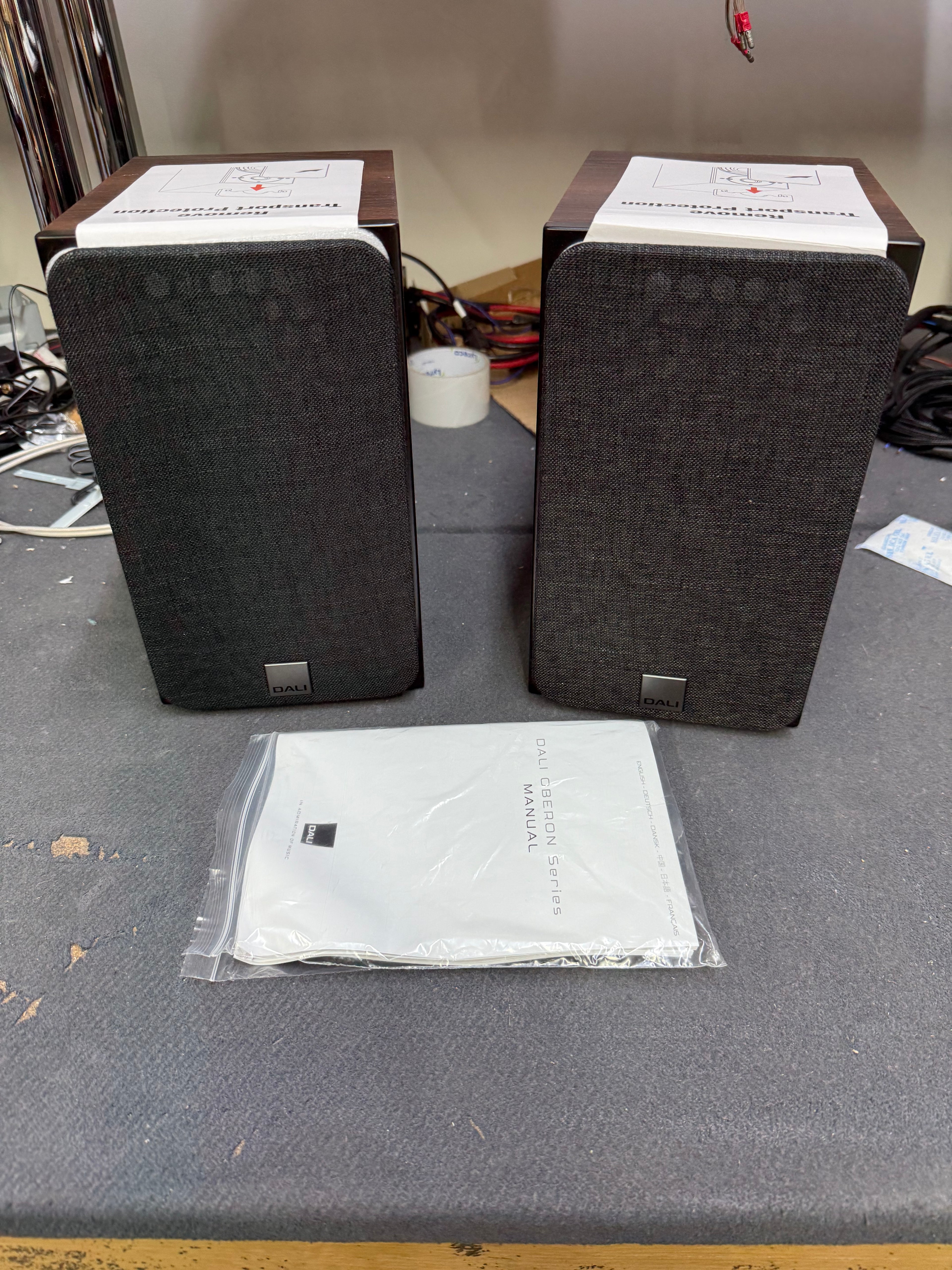 Dali Oberon 1 Bookshelf Speakers - Dark Walnut - OPEN BOX