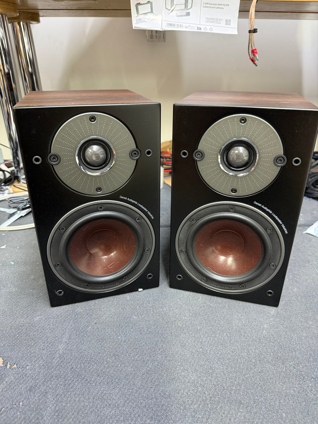 Dali Oberon 1 Bookshelf Speakers - Dark Walnut - OPEN BOX
