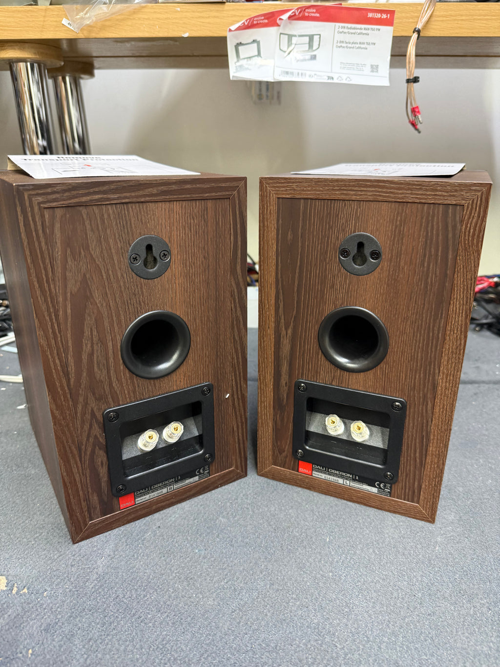 Dali Oberon 1 Bookshelf Speakers - Dark Walnut - OPEN BOX
