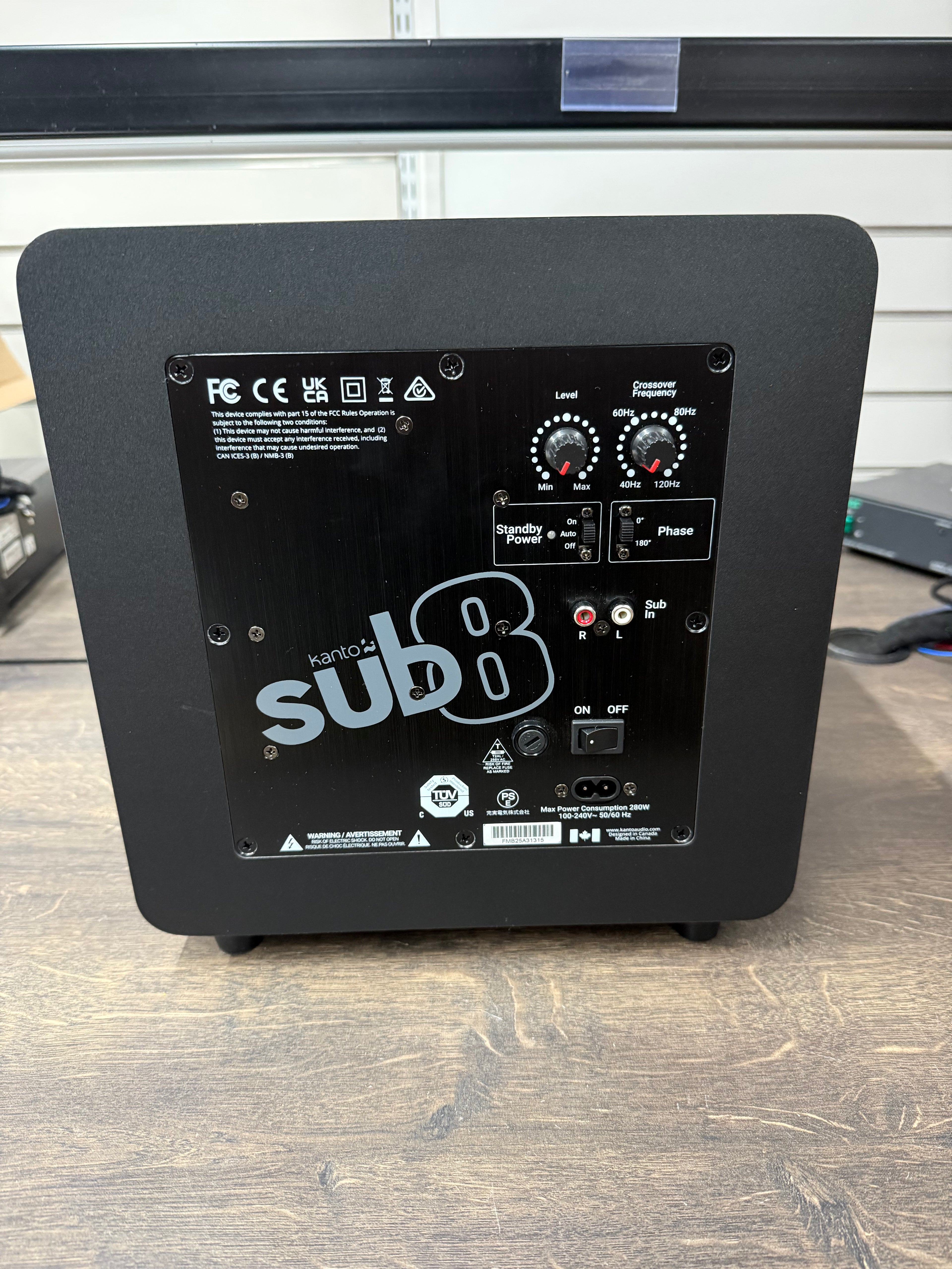 Kanto SUB8 MKII 8-inch Sealed Powered Subwoofer - Matte Black - OPEN BOX