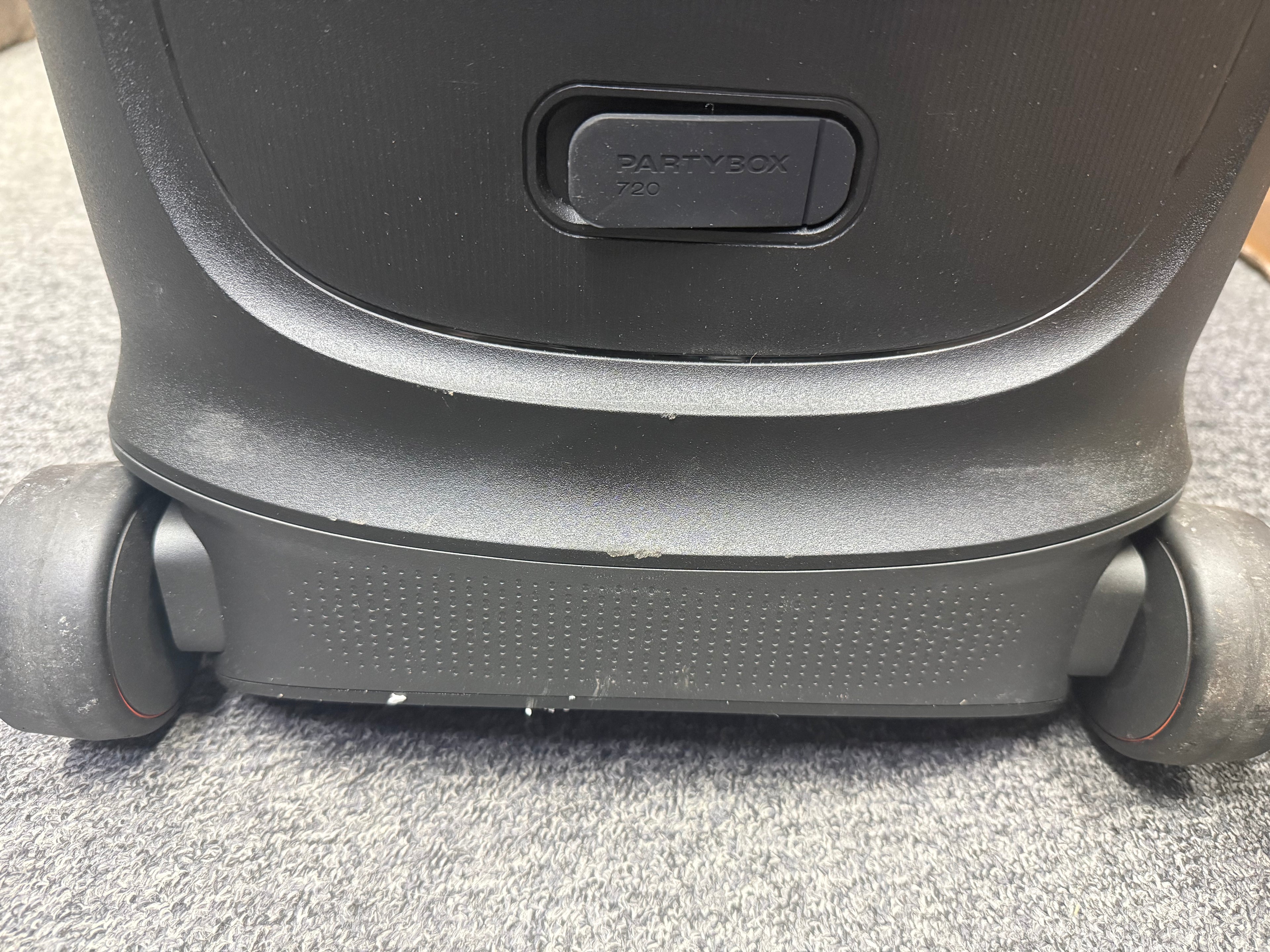 JBL PartyBox 720 - Party Speaker Wi-Fi and Bluetooth IPX4 Splashproof with Lights Show - DAMAGED