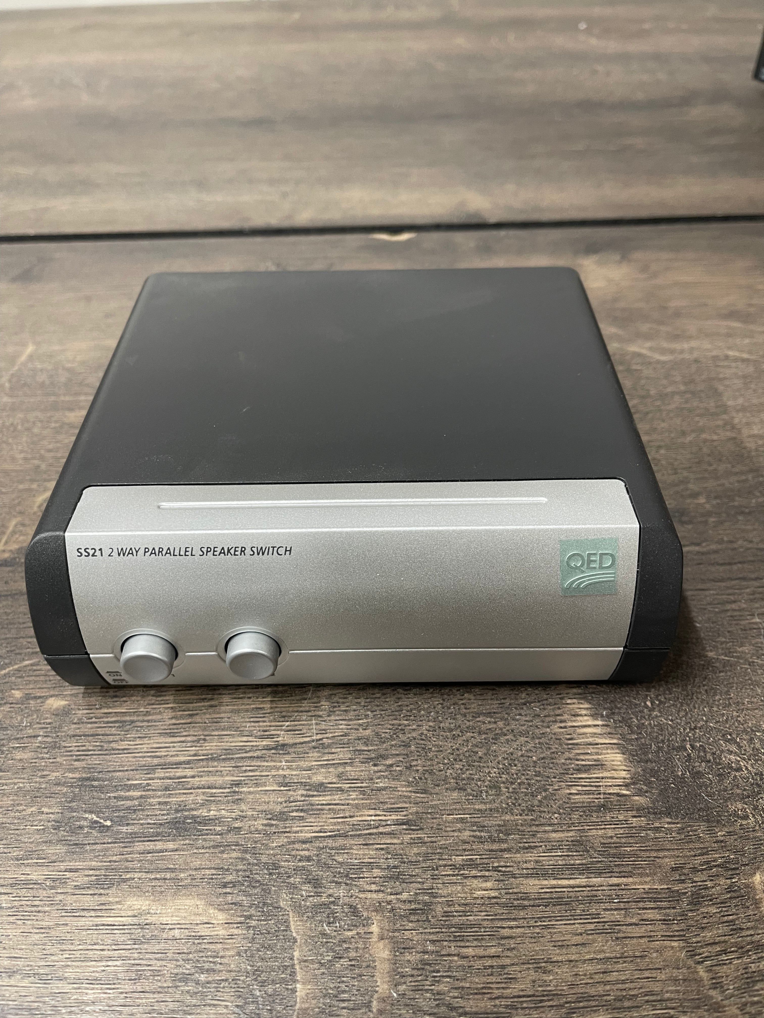QED Speaker Switch - SS21