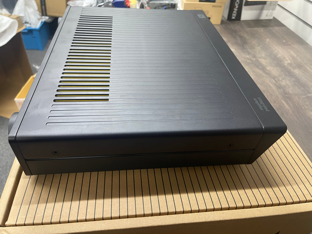 ARCAM Radia A25 Integrated Amplifier - OPEN BOX