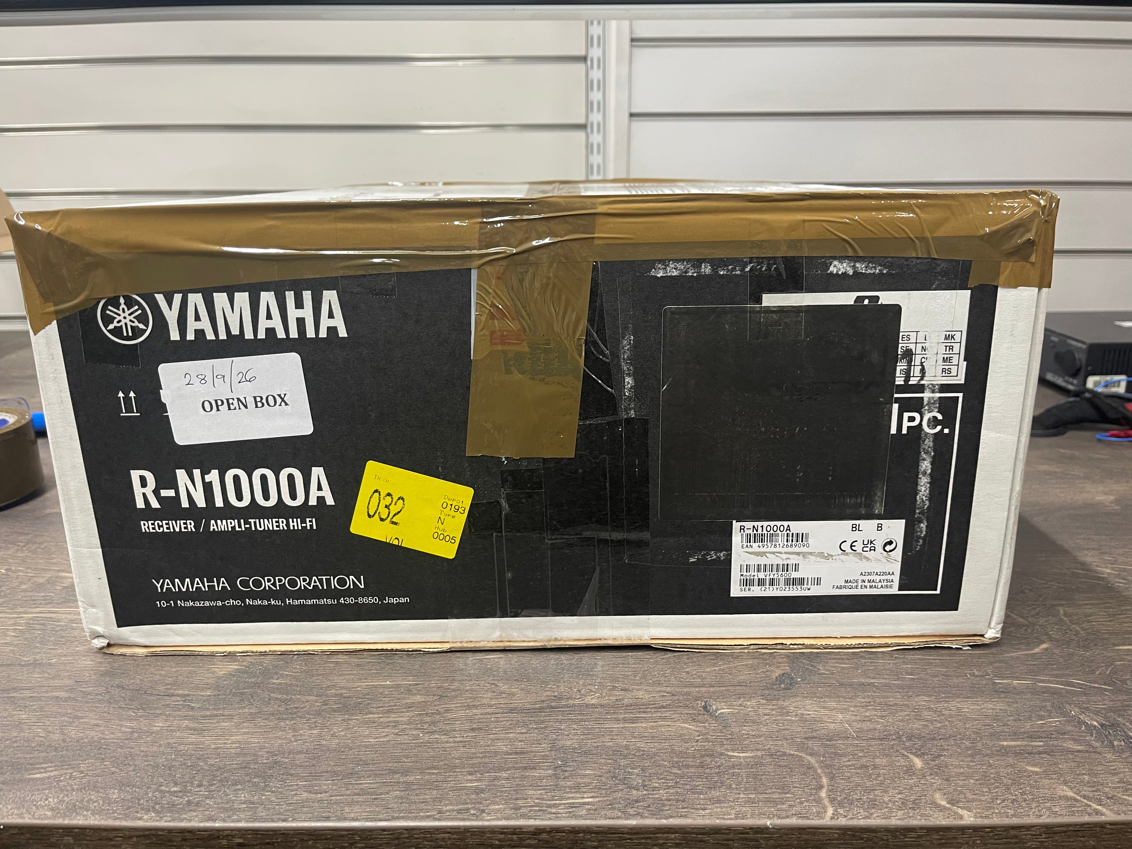 Yamaha R-N1000A Hi-Fi Network Receiver Amplifier HDMI Musiccast - Black - OPEN BOX