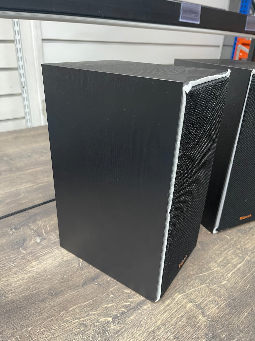 Klipsch R-40M Bookshelf Speakers - DAMAGED