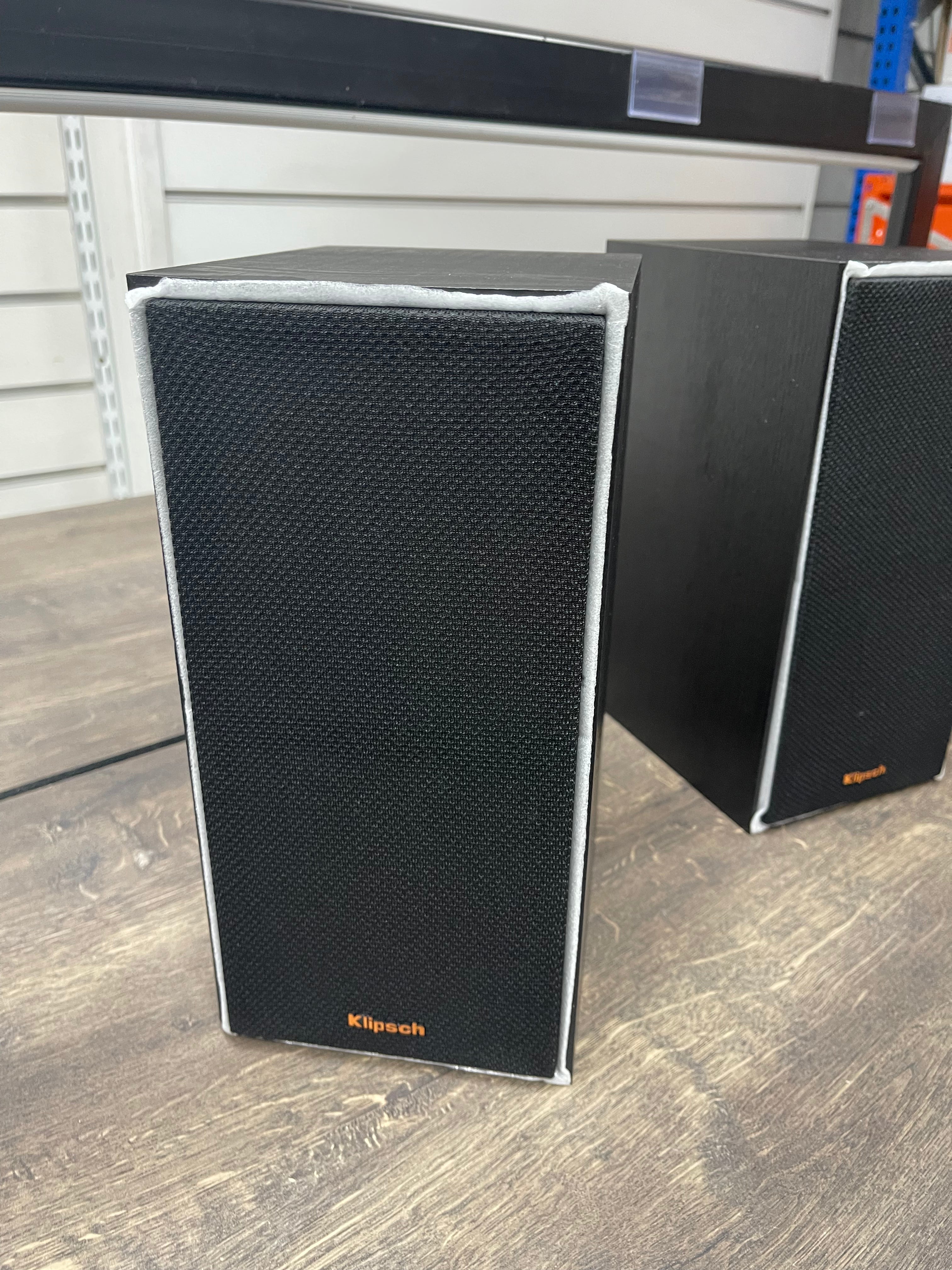 Klipsch R-40M Bookshelf Speakers - DAMAGED
