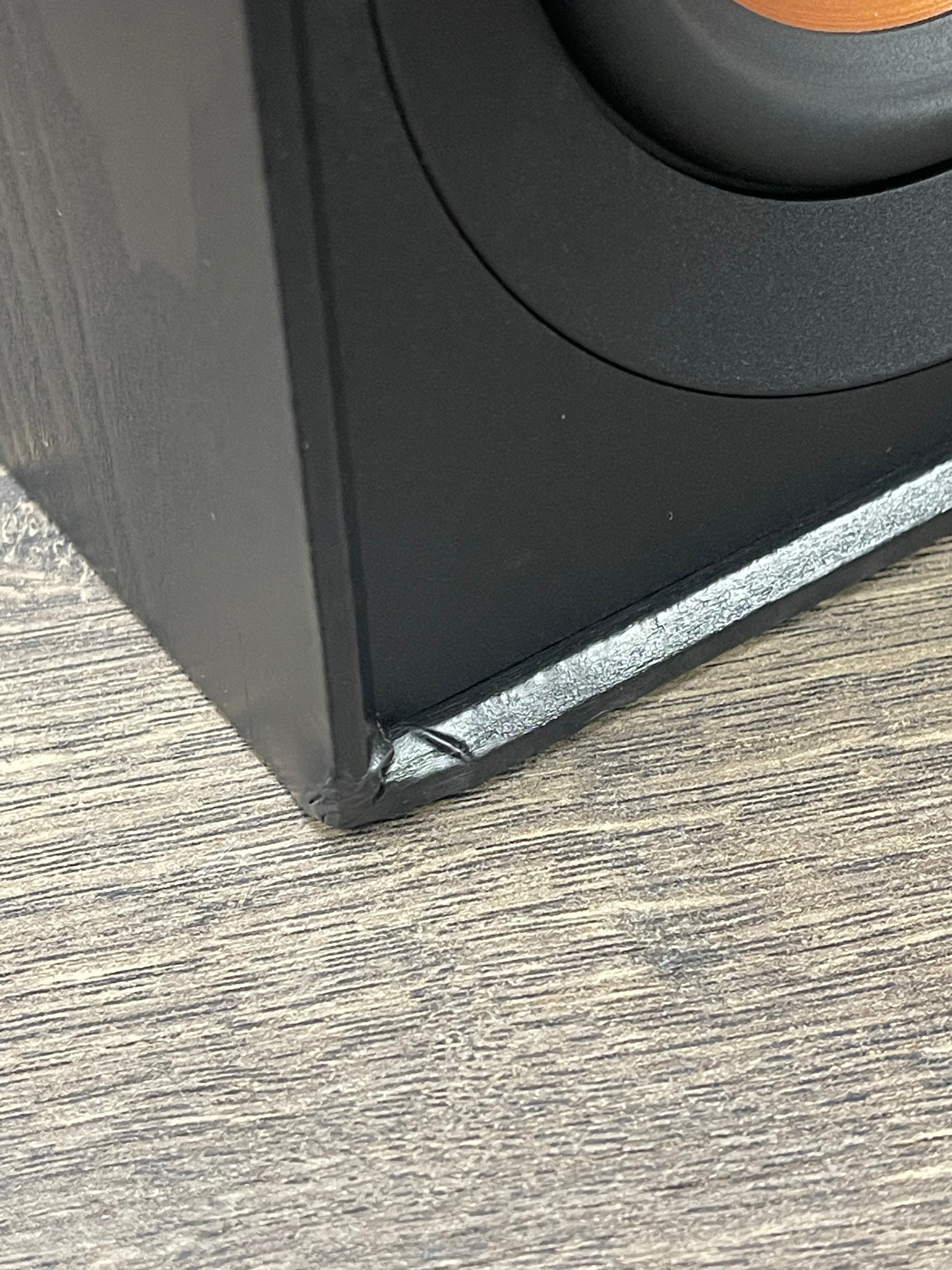 Klipsch R-40M Bookshelf Speakers - DAMAGED