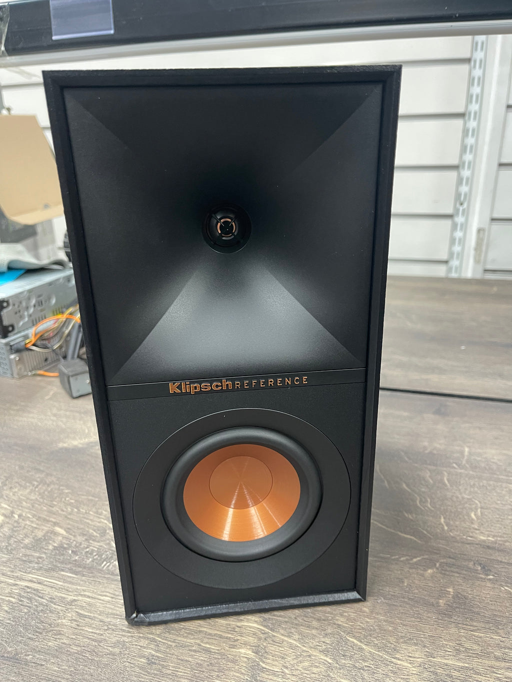 Klipsch R-40M Bookshelf Speakers - DAMAGED