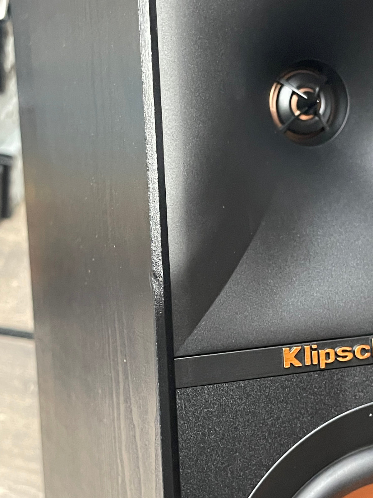 Klipsch R-40M Bookshelf Speakers - DAMAGED