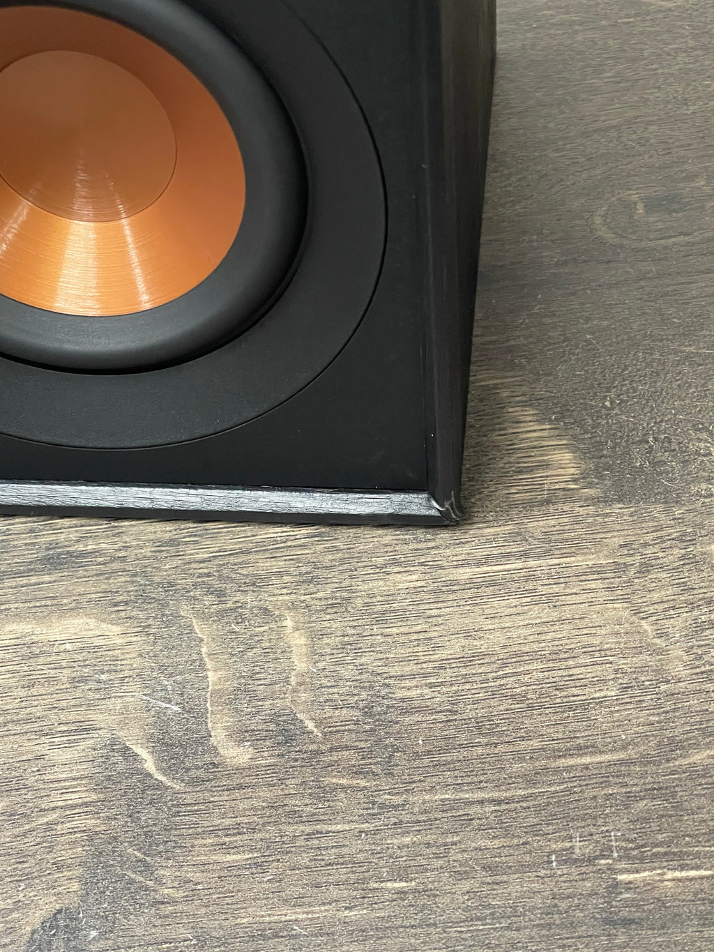 Klipsch R-40M Bookshelf Speakers - DAMAGED