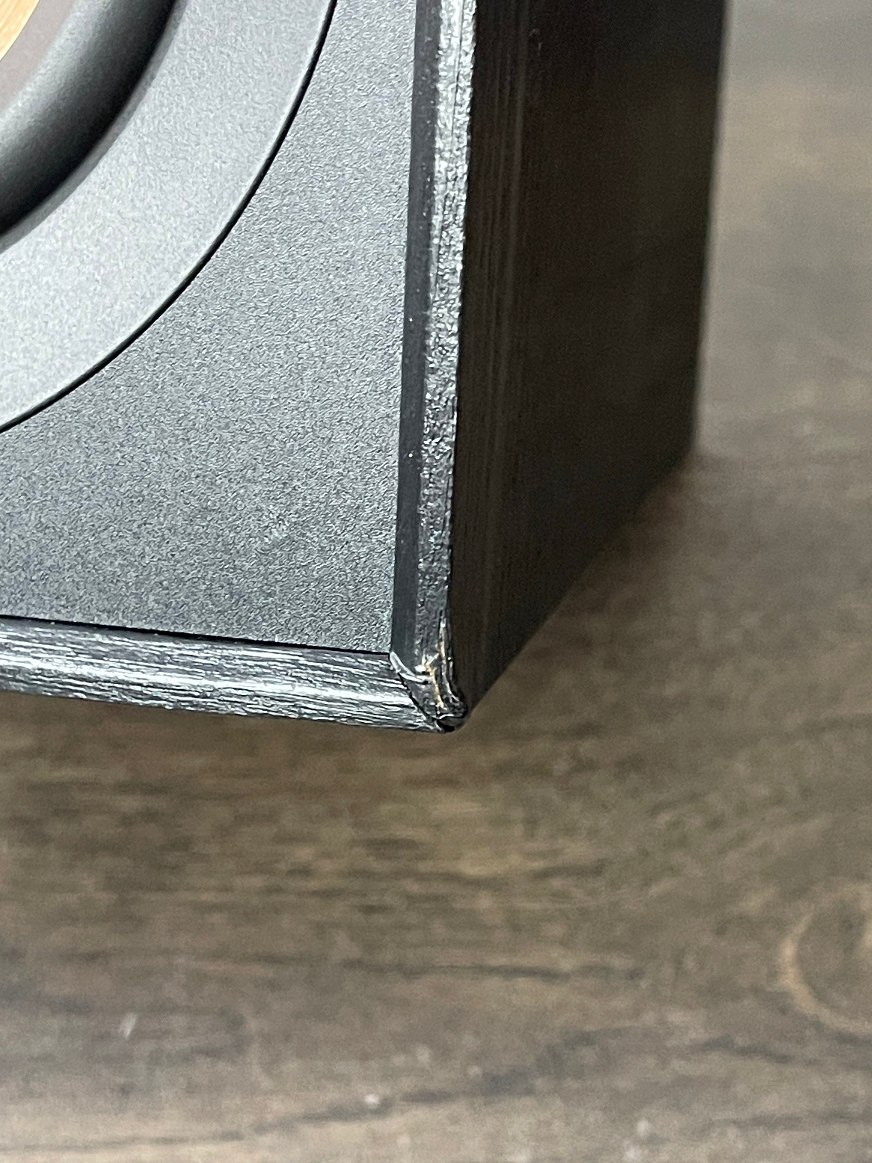 Klipsch R-40M Bookshelf Speakers - DAMAGED