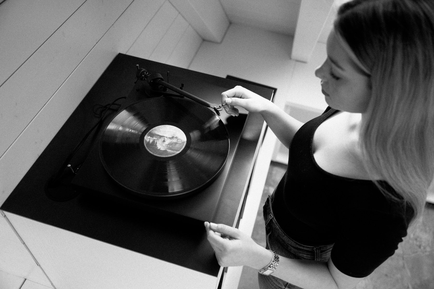 Pro-Ject Colourful Audio System E - Black Satin