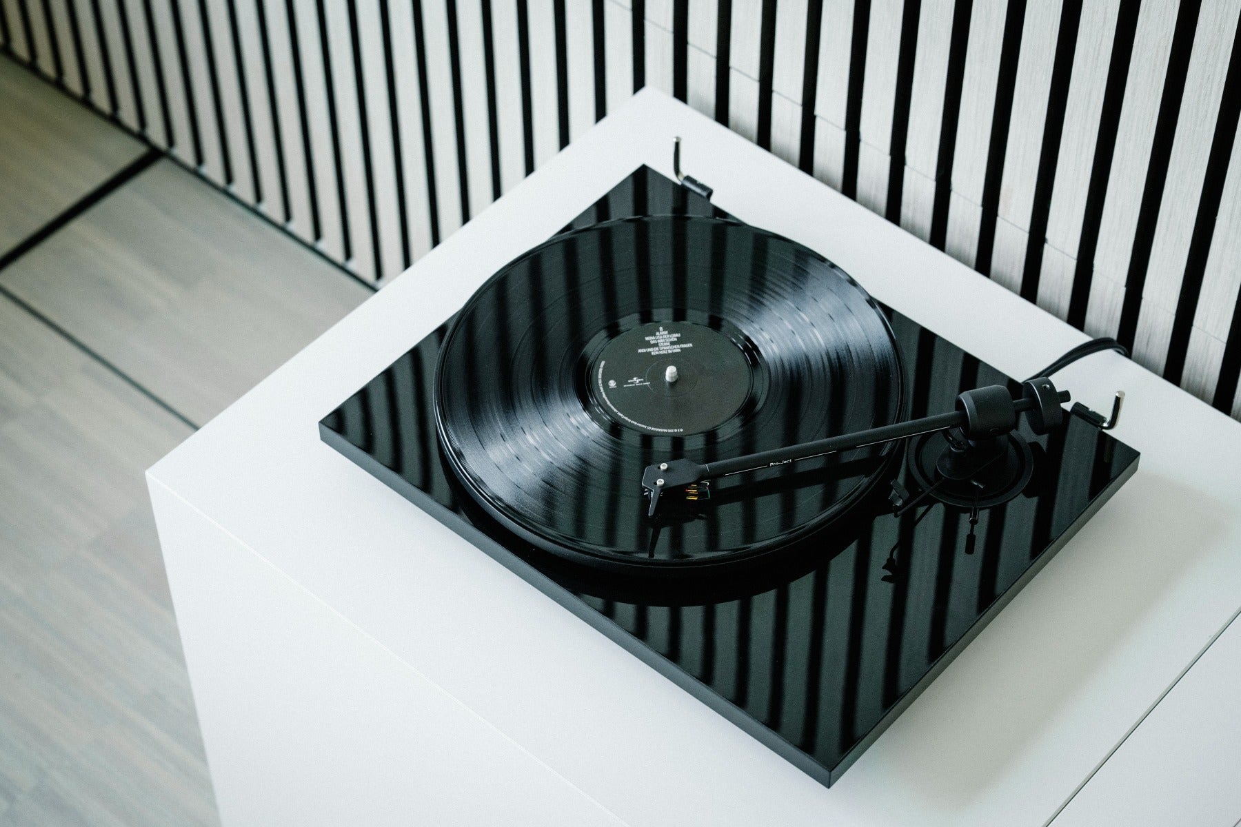 Pro-Ject E-Line E1.2 Turntable - Black