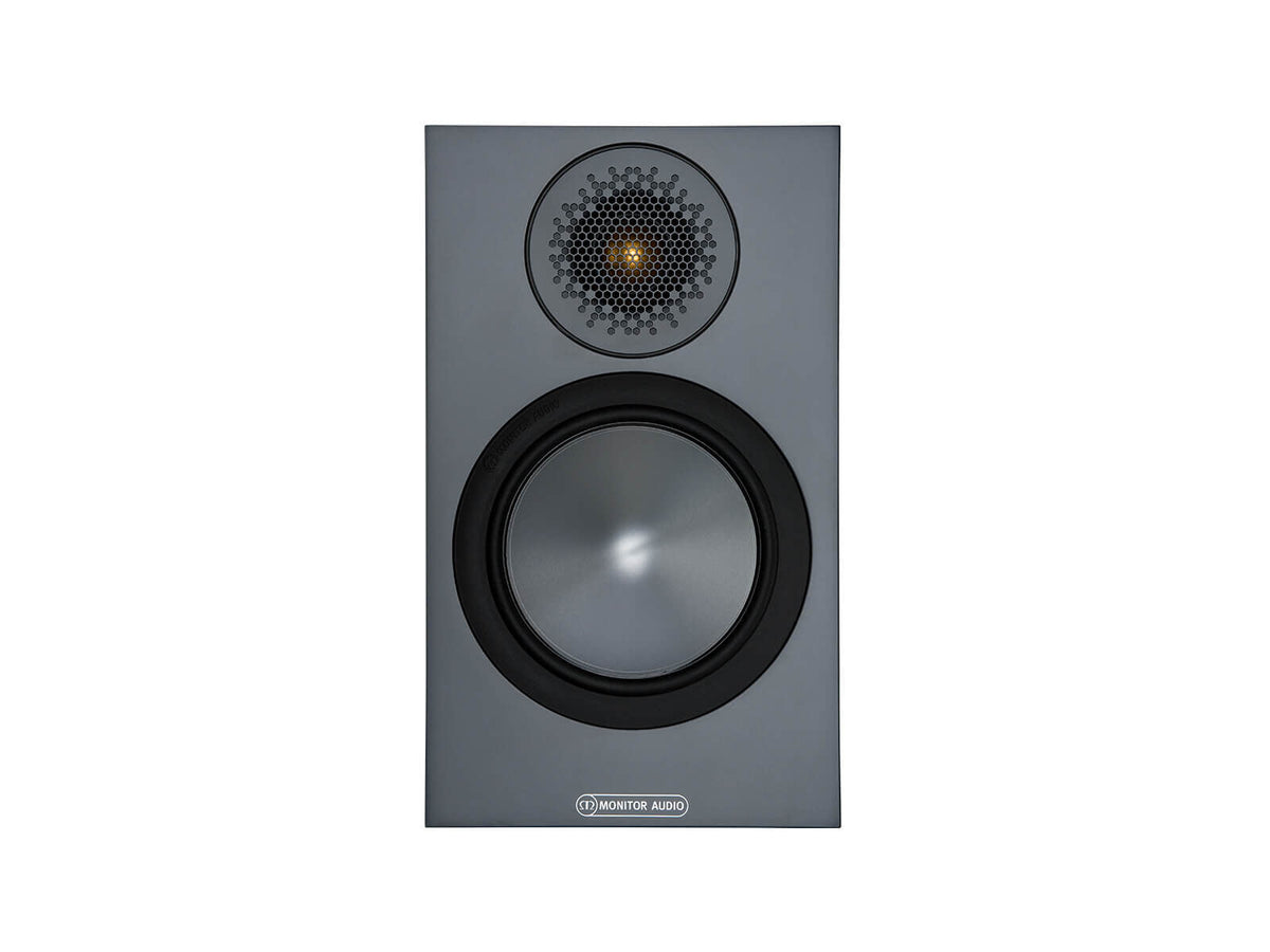 Pro-Ject Juke Box S2 Turntable+Monitor Audio Bronze 50 Bookshelf Speakers