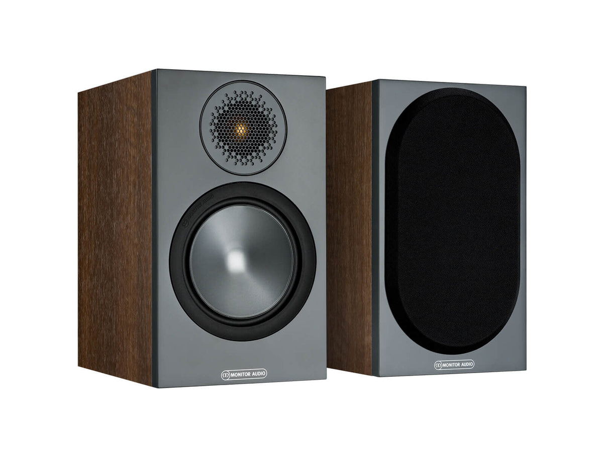 Pro-Ject Juke Box S2 Turntable+Monitor Audio Bronze 50 Bookshelf Speakers