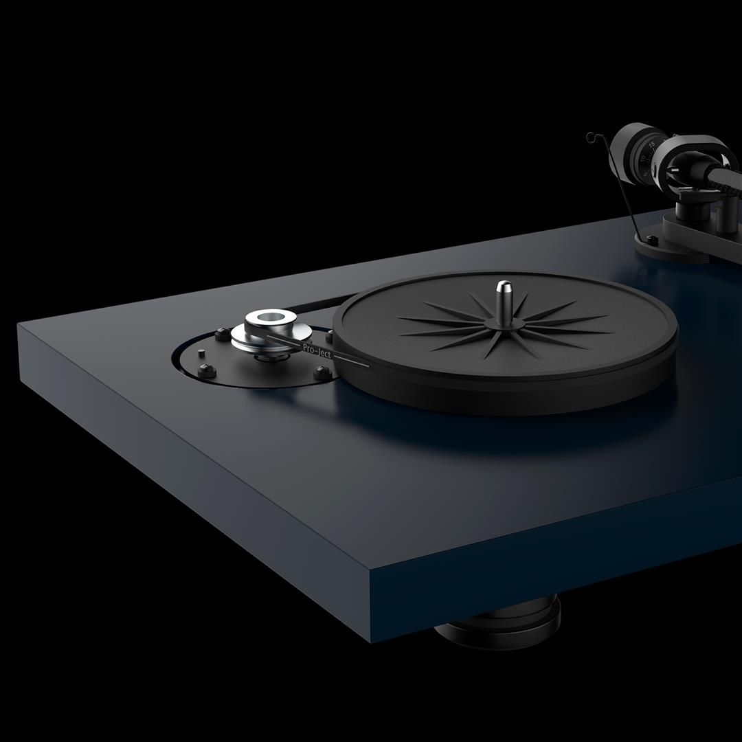 Pro-ject Debut Carbon Evo + Q Acoustic - Q Active 200 Speakers - White Bundle