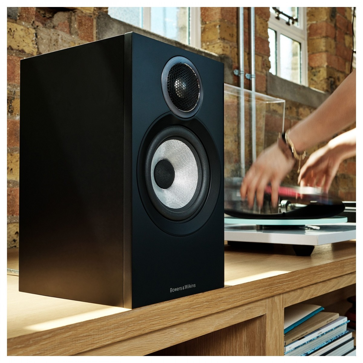 Bowers & Wilkins 607 S3 Compact Bookshelf Speakers – Black