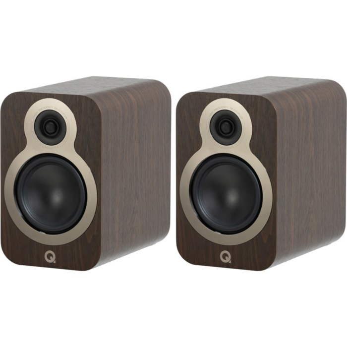 ARCAM A15+ Radia Plus Amplifier + Q Acoustics 3030C Large Bookshelf Speakers Package and 5 metres Classic 79 Strand