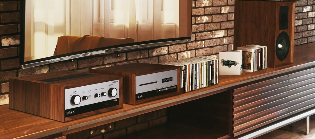 LEAK Stereo 230 Integrated Amplifier - Walnut