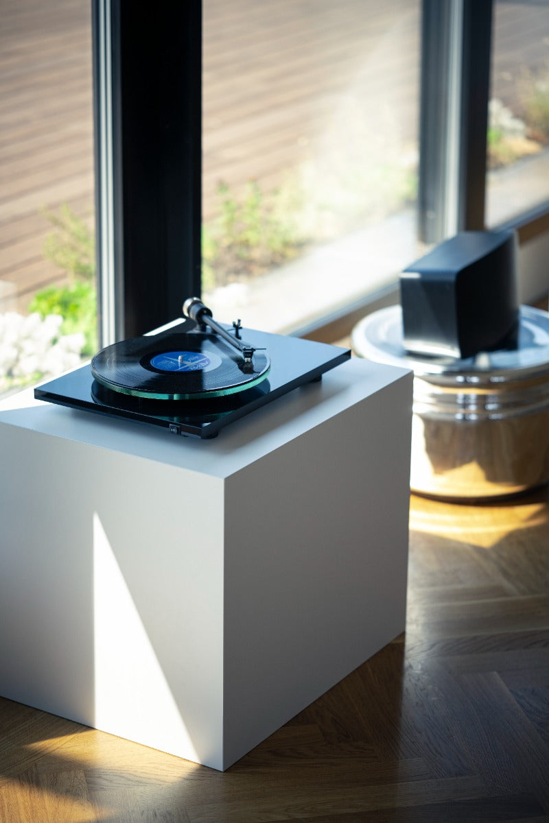 Pro-Ject T2 Super Phono T-Line Turntable - Black Gloss